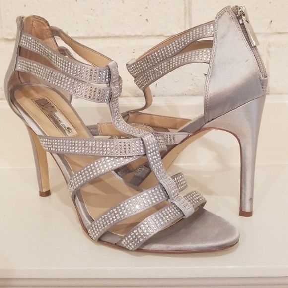 Silver INC heels - Picture 3 of 7